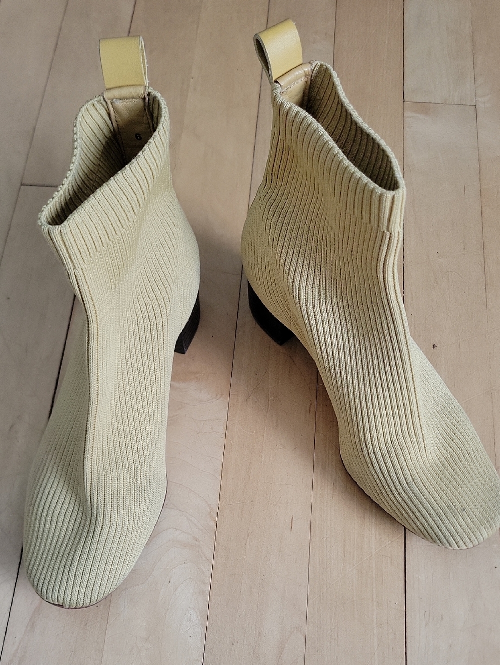 Everlane Rib-Knit Ankle Booties in Pale Butter Yellow Wheat - 6